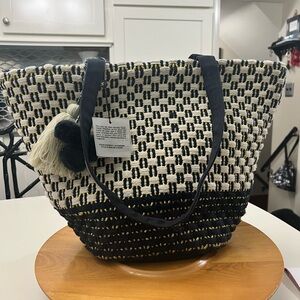 America and Beyond A&B handwoven large tote
Navy gold creme